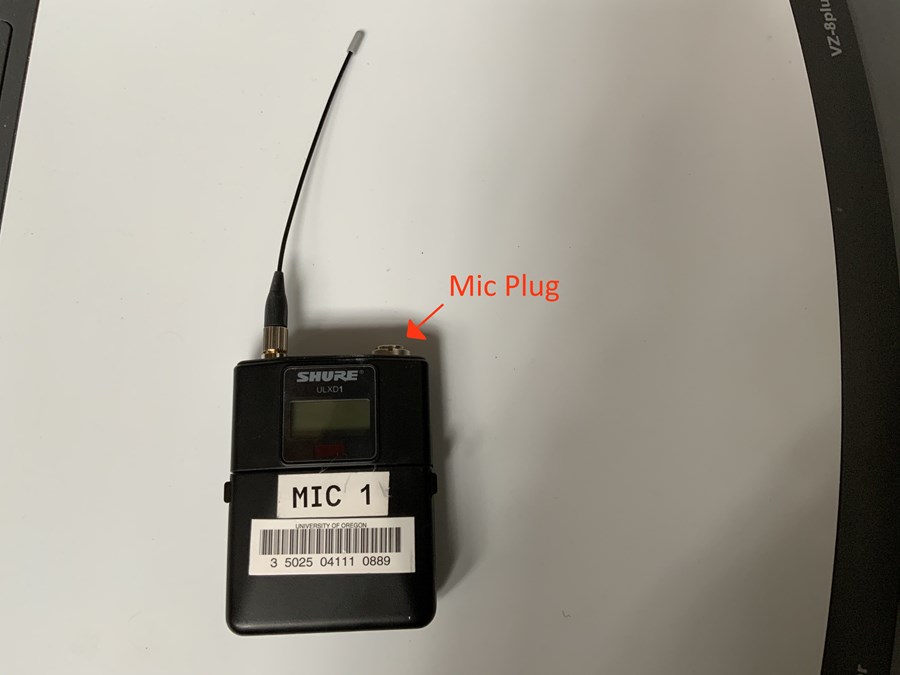 The mic pack with the mic plug highlighted